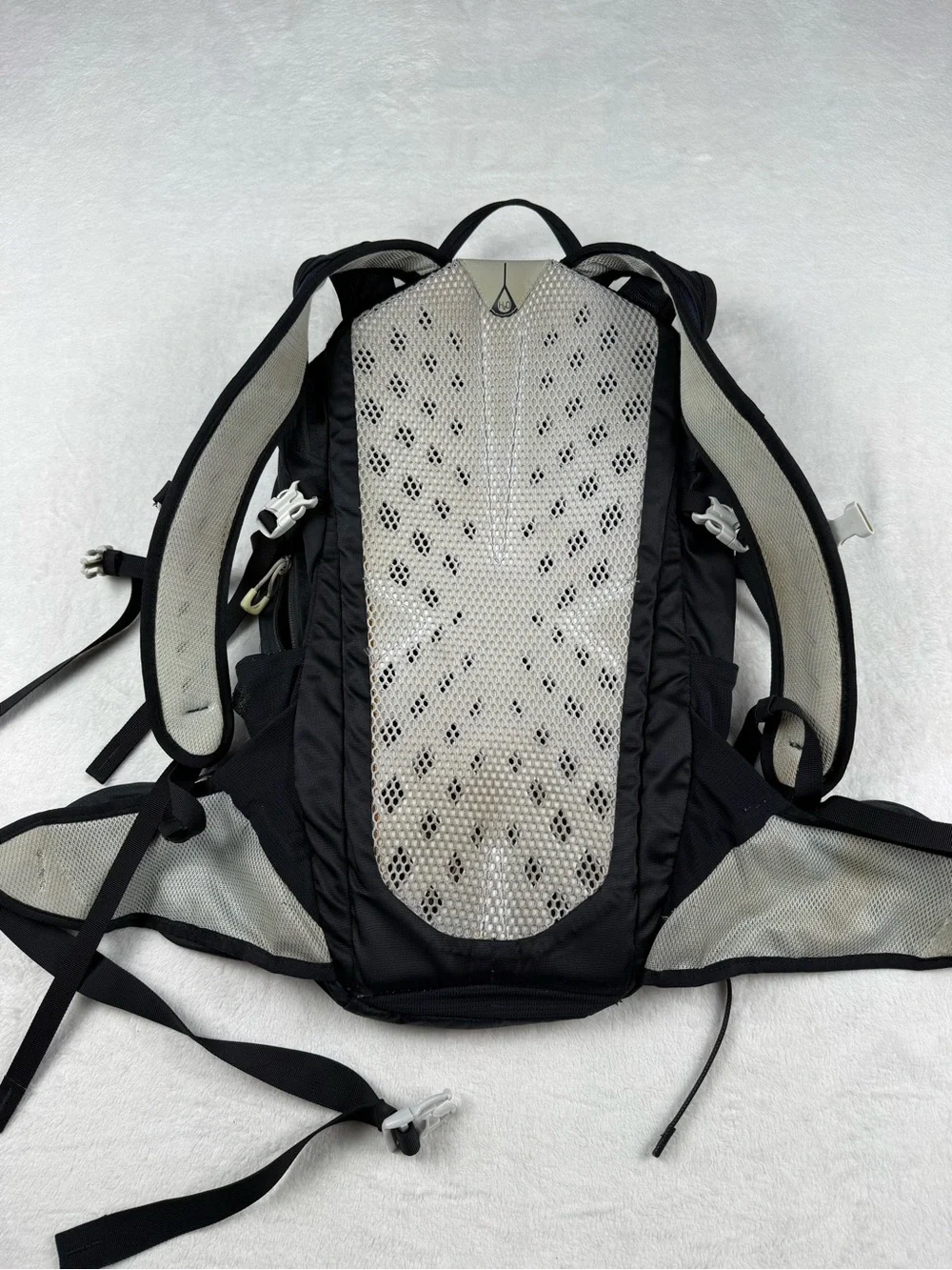 Gregory Miwok 18 Liter Daypack Backpack Hydration Pack Black Men’s One Size